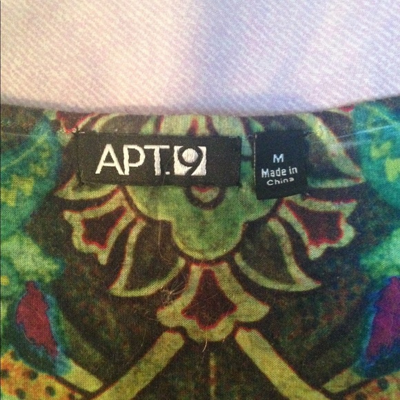 Patterned Blouses 👚💗 - Picture 4 of 7